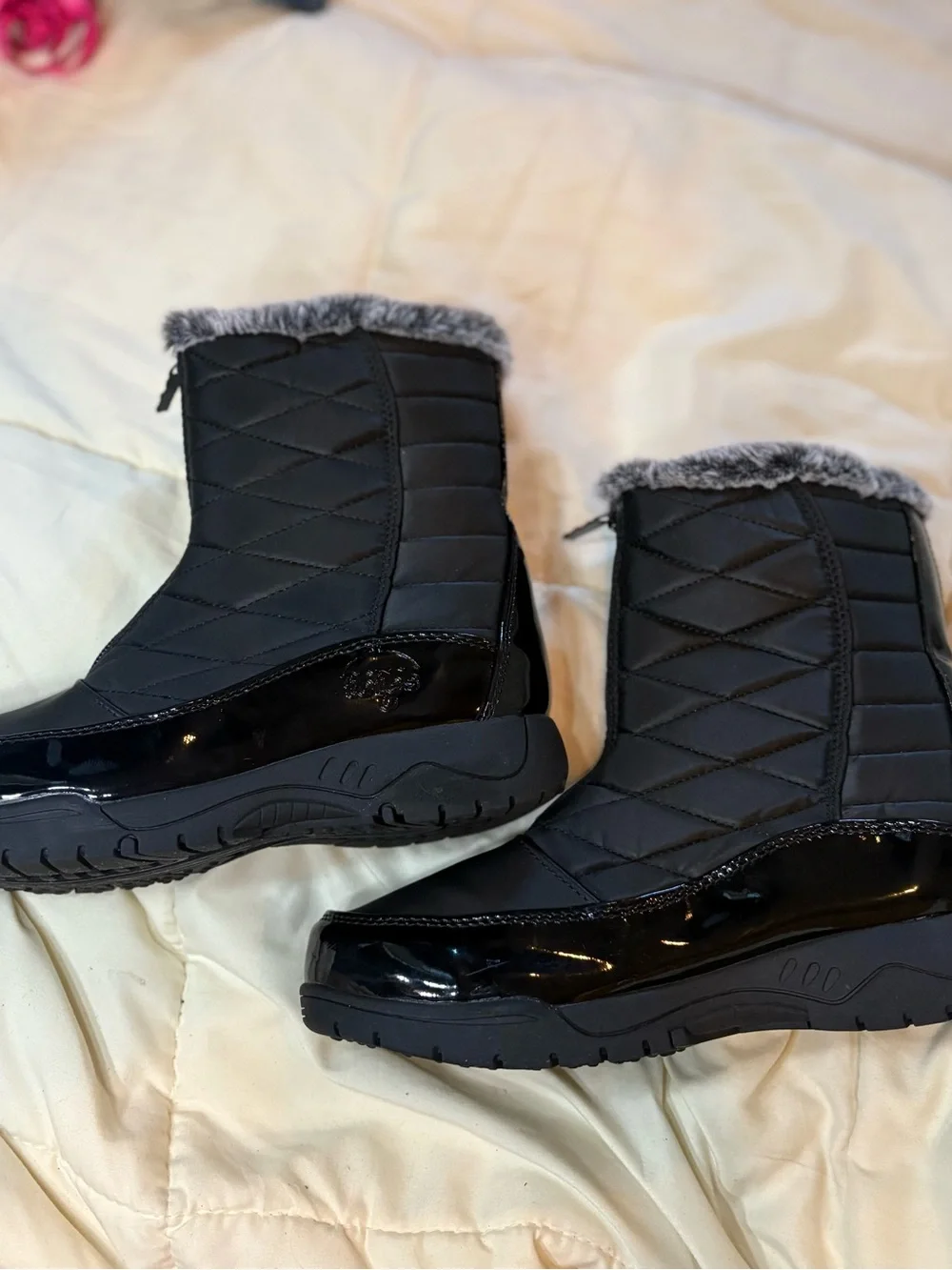 totes Black Quilted Faux-Fur Trim Winter Boots